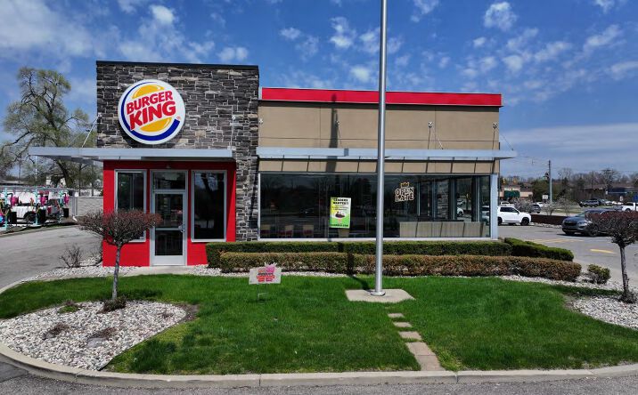 Pictures of Retail property located at 26211 W 12 Mile Rd, Southfield, MI 48034 for sales - image #1