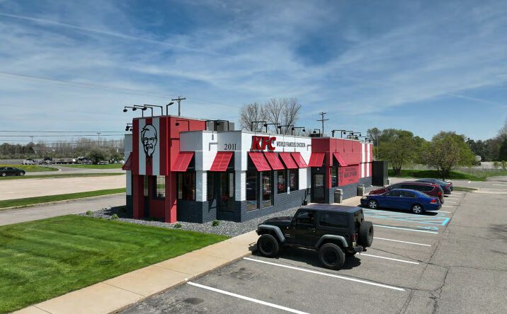 Pictures of Retail property located at 2011 Old U.S. 27, Saint Johns, MI 48879 for sales - image #1