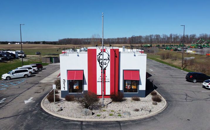 Pictures of Retail property located at 311 US Highway 31 S, Traverse City, MI 49685 for sales - image #1