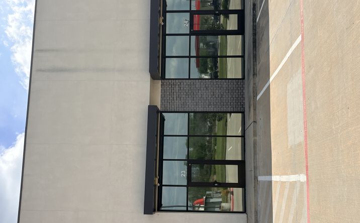 Pictures of Retail, Industrial property located at 2411 S MAIN ST, STAFFORD, TX 77477-5521 for sales - image #1