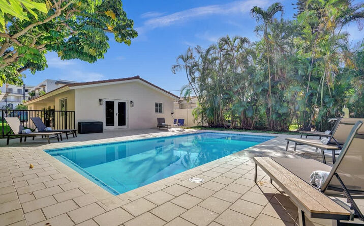 Pictures of Multifamily property located at 1039 N Victoria Park Rd, Fort Lauderdale, FL 33304, 1043 Victoria Park Rd, Fort Lauderdale, FL 33304 for sales - image #1