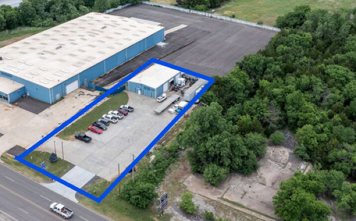 Pictures of Industrial property located at 3035 NE 23rd St, Oklahoma City, OK 73121 for sales - image #1