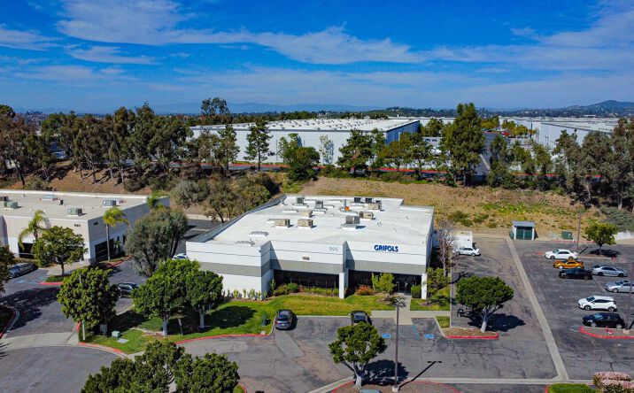 Pictures of Industrial property located at 995 Park Center Dr, Vista, CA 92081 for sales - image #1