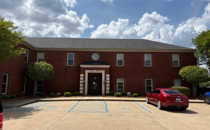 Pictures of Office property located at 4252 Carmichael Road, Montgomery, AL 36106 for sales - image #1