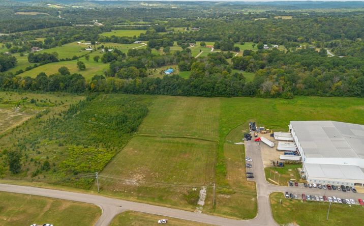 Pictures of Land property located at 1033 Veterans Dr, Lewisburg, TN 37091 for sales - image #1