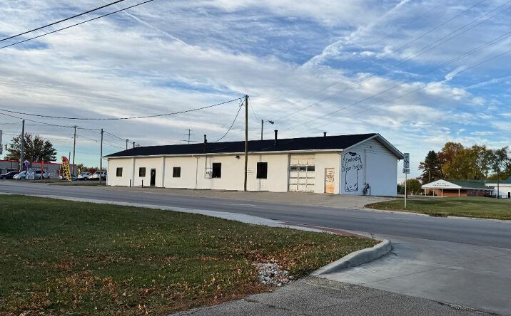 Pictures of Retail property located at 1309 South Nebo Road, Muncie, IN 47304 for sales - image #1