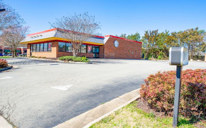 Pictures of Retail property located at 3390 Terry Road, Jackson, MS 39212 for sales - image #1