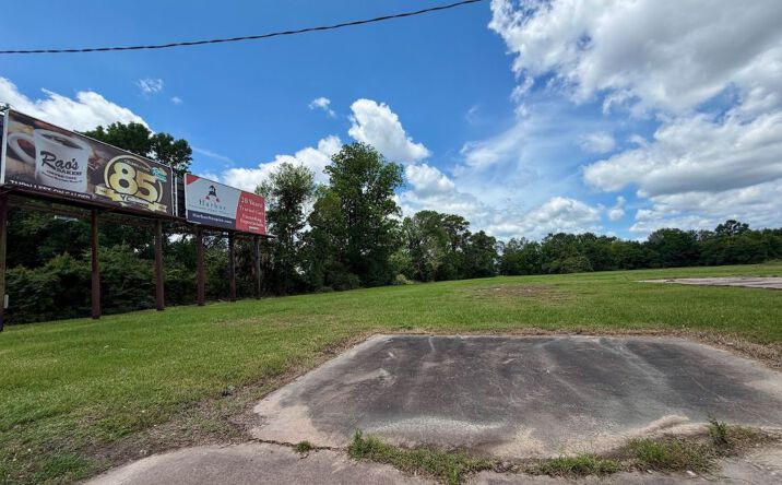 Pictures of Land, Retail, Office property located at 1111 N. 11th Street, Beaumont, TX 77702 for sales - image #1