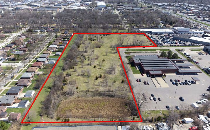 Pictures of Land property located at 14200 Eight Mile West, Oak Park, MI 48237 for sales - image #1