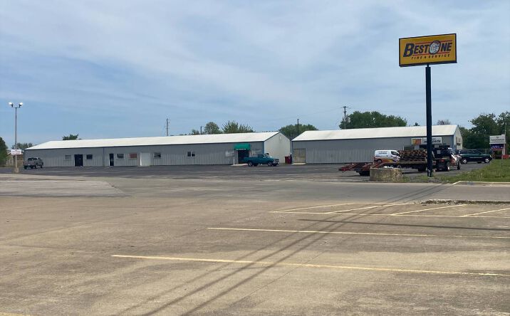 Pictures of Office property located at 1700 W. Main St., Robinson, IL 62454 for sales - image #1