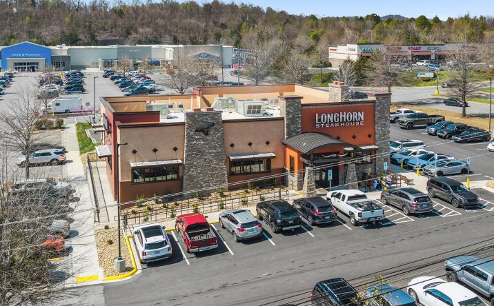 Pictures of Retail property located at 975 Blowing Rock Blvd, Lenoir, NC 28645 for sales - image #1