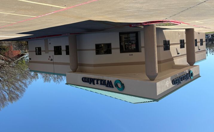 Pictures of Office property located at 201 West 5th Street, Bonham, TX 75418 for sales - image #1