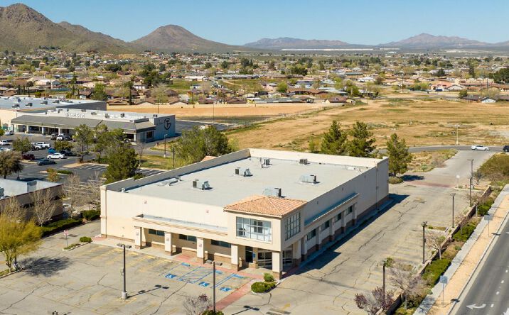 Pictures of Retail property located at 20250 US Highway 18, Apple Valley, CA 92307 for sales - image #1