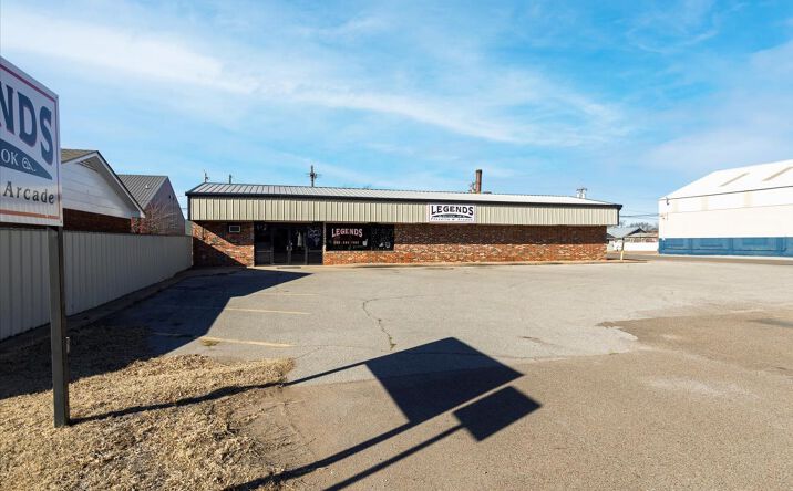 Pictures of Retail, Business for Sale property located at 901 E Street, Snyder, OK 73566 for sales - image #1
