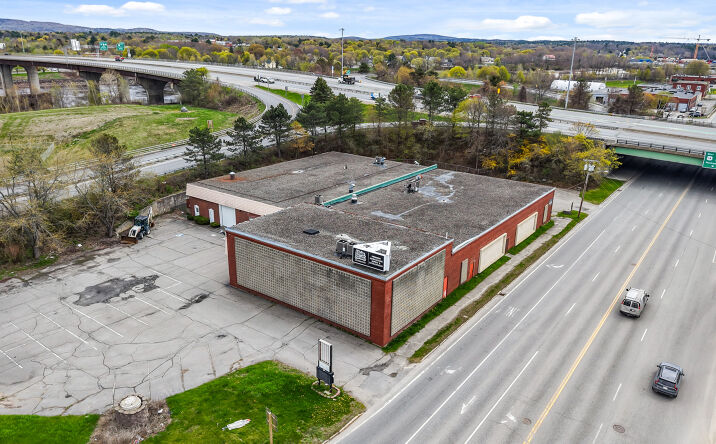 Pictures of Industrial, Mixed Use, Self Storage property located at 586 MAIN ST, BANGOR, ME 04401-6822 for sales - image #1