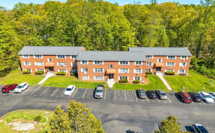 Pictures of Multifamily property located at 40-44 Briarwood Lane, Branford, CT 06405 for sales - image #1