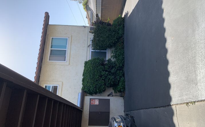 Pictures of Retail, Multifamily property located at 220 South Palm Avenue, Santa Paula, CA 93060 for sales - image #1
