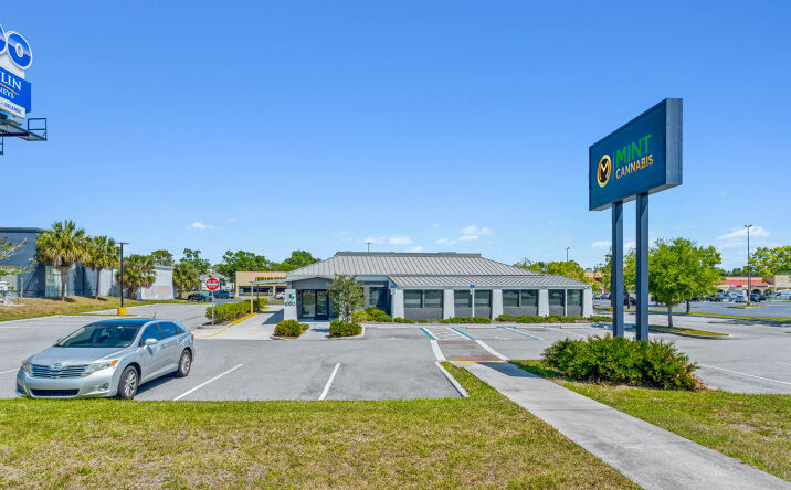 Pictures of Retail property located at 10615 East Colonial Drive, Orlando, FL 32817 for sales - image #1