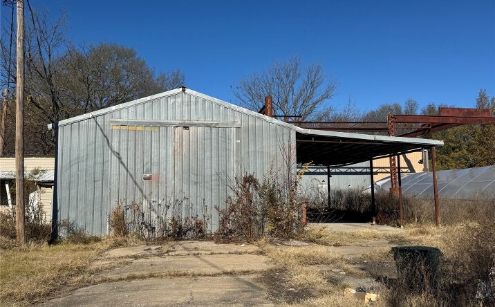 Pictures of Industrial property located at 1801 Morton Avenue, Okmulgee, OK 74447 for sales - image #1