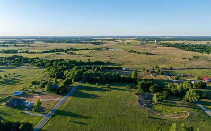 Pictures of Land property located at 1 W County Road, Tuttle, OK 73089 for sales - image #1