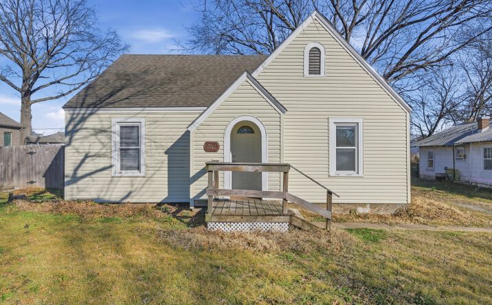 Pictures of Multifamily property located at 1910 Johnstone Avenue, Bartlesville, OK 74003 for sales - image #1