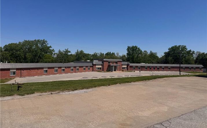 Pictures of Business for Sale, Office property located at 106 Hospital Drive, Smithville, MO 64089 for sales - image #1