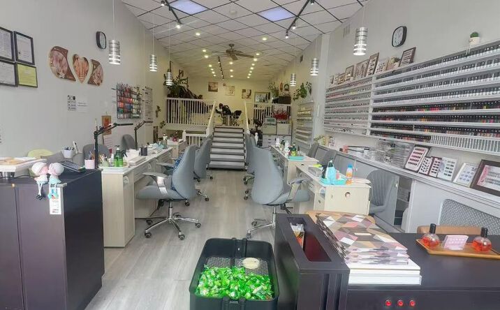 Pictures of Business for Sale, Retail property located at 39 Main Street, Huntington, NY 11768 for sales - image #1