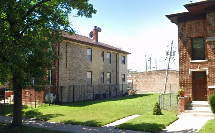 Pictures of Land property located at 6418 N Fairfield Avenue, Chicago, IL 60645 for sales - image #1