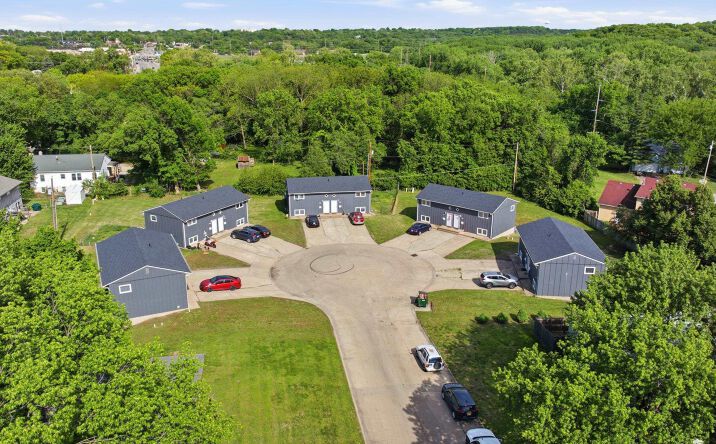 Pictures of Multifamily property located at 3311-3313 Fairman Circle, Manhattan, KS 66503 for sales - image #1