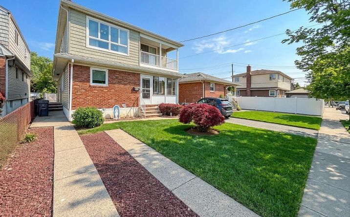 Pictures of Multifamily property located at 203 Evergreen Avenue, Staten Island, NY 10305 for sales - image #1