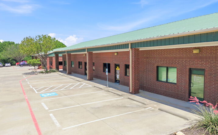 Pictures of Industrial property located at 519 BENNETT LN, LEWISVILLE, TX 75057-4805 for sales - image #1