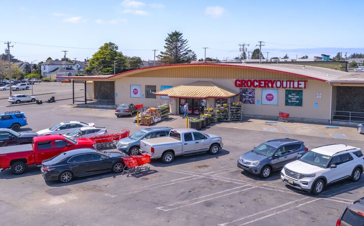 Pictures of Retail property located at 1124 3rd Street, Crescent City, CA 95531 for sales - image #1