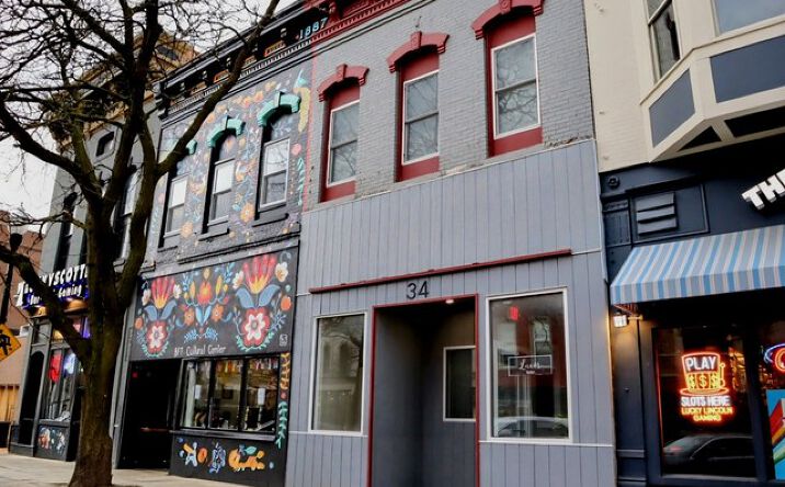 Pictures of Retail, Office, Mixed Use property located at 34 N Genesee St, Waukegan, IL 60085 for sales - image #1