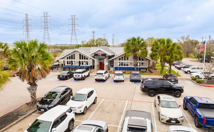Pictures of Retail property located at 888 West Bay Area Boulevard, Webster, TX 77598 for sales - image #1