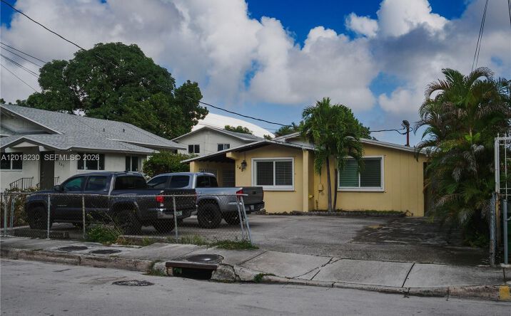 Pictures of Multifamily property located at 149 NW 17th Pl, Miami, FL 33125 for sales - image #1