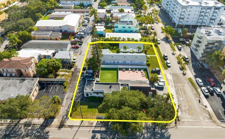 Pictures of Mixed Use, Multifamily property located at 699 S Federal Hwy, Hollywood, FL 33020 for sales - image #1