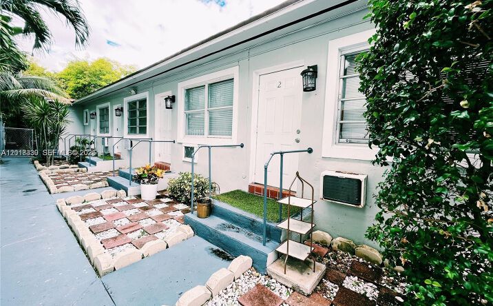 Pictures of Multifamily property located at 7630 Byron Ave, Miami Beach, FL 33141 for sales - image #1