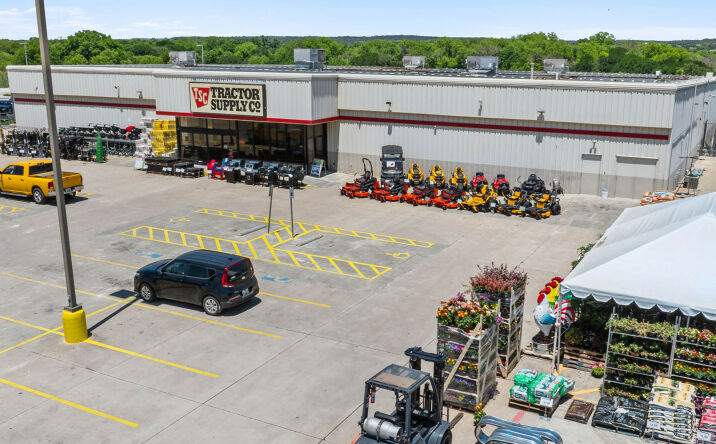 Pictures of Retail property located at 1207 North Avenue G, Clifton, TX 76634 for sales - image #1