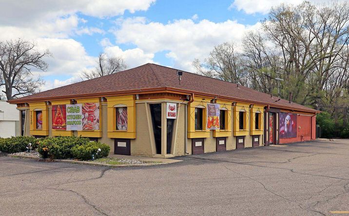 Pictures of Retail property located at 7520 N Wayne Rd, Westland, MI 48185 for sales - image #1