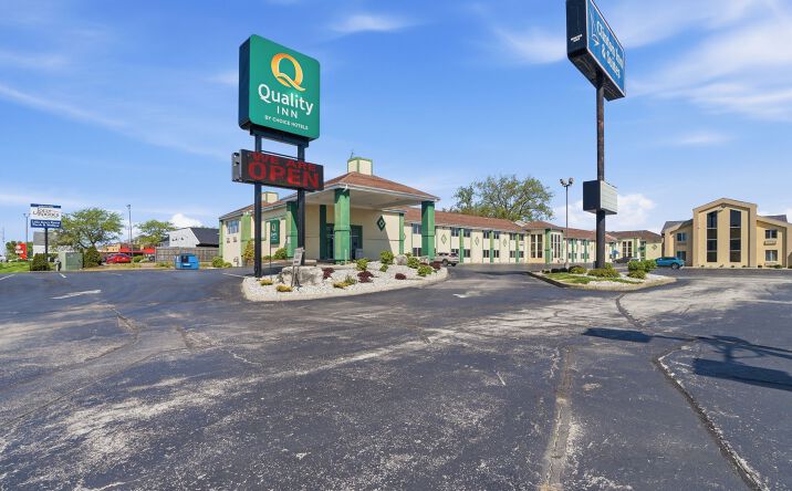 Pictures of Hospitality property located at 1723 East Perry Street, Port Clinton, OH 43452 for sales - image #1