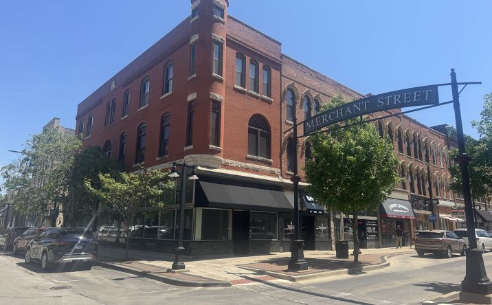 Pictures of Retail property located at 160 North Merchant Street, Decatur, IL 62523 for sales - image #1