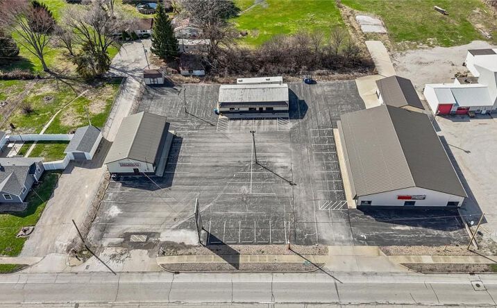Pictures of Retail property located at 2412 Georgetown Road, Danville, IL 61832 for sales - image #1