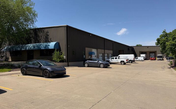 Pictures of Industrial property located at 5201 S 19th St, Lincoln, NE 68512 for sales - image #1