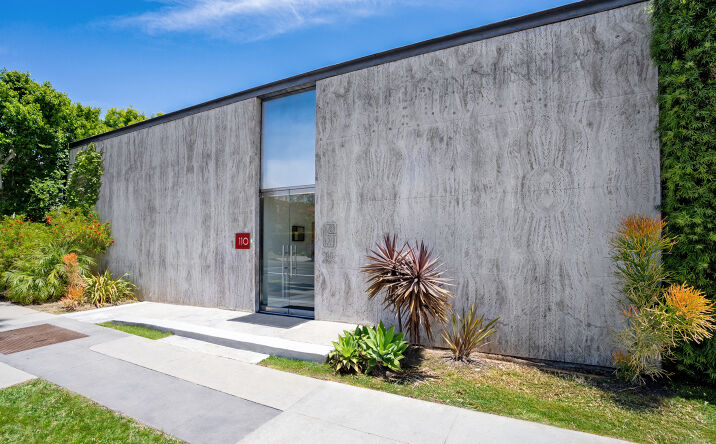 Pictures of Retail, Office property located at 110 N. Doheny Drive, Beverly Hills, CA 90211 for sales - image #1
