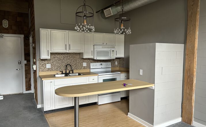 Pictures of Multifamily property located at 940 Monroe Avenue Northwest, Grand Rapids, MI 49503 for sales - image #1