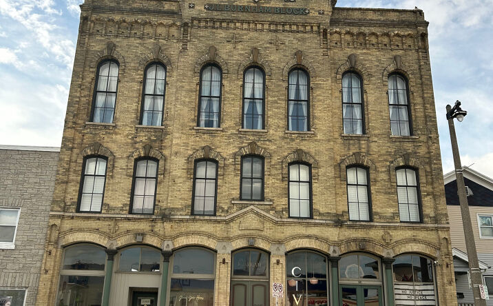 Pictures of Mixed Use property located at 907-911 W National Ave, Milwaukee, WI 53204 for sales - image #1