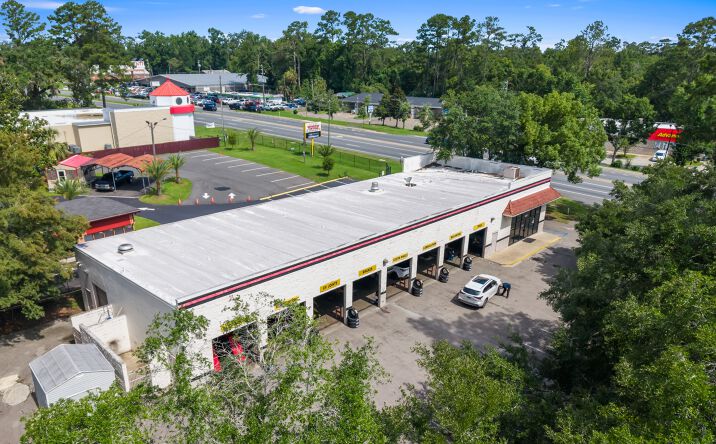 Pictures of Retail property located at 3475 APALACHEE PKWY, TALLAHASSEE, FL 32311-5303 for sales - image #1
