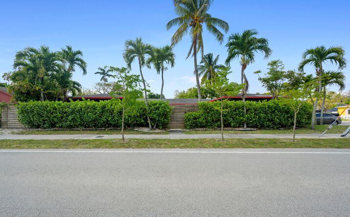 Pictures of Multifamily, Office property located at 620 SW SEVENTH ST, FORT LAUDERDALE, FL 33315 for sales - image #1