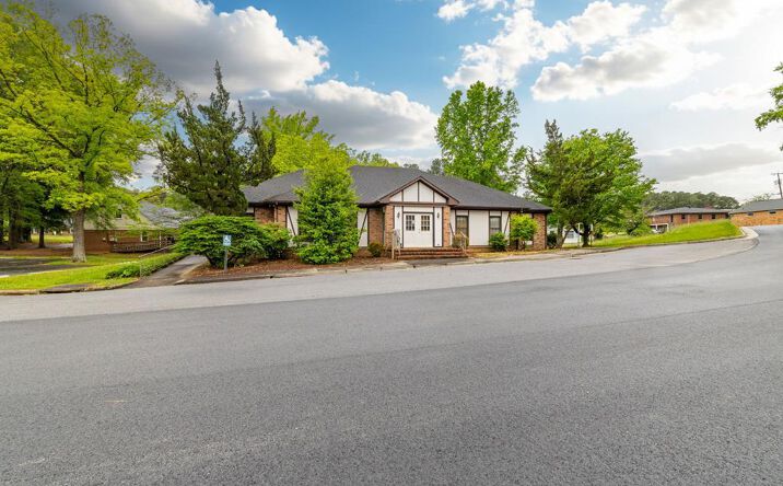 Pictures of Office property located at 413 Bracey Lane, South Hill, VA 23970 for sales - image #1
