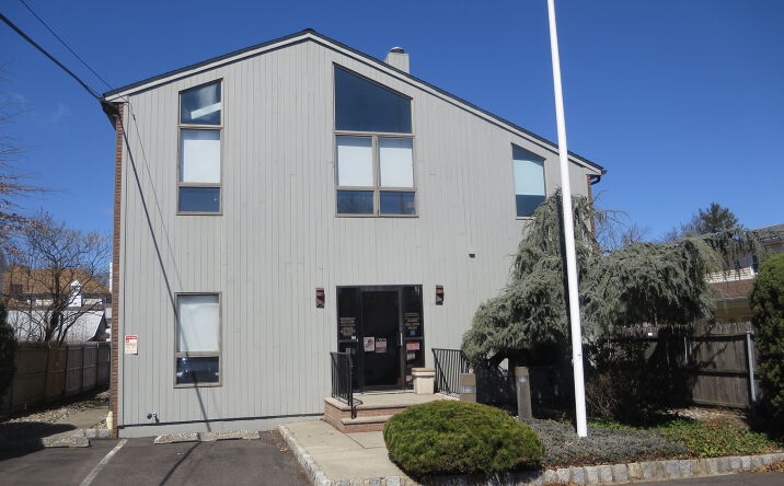 Pictures of Retail property located at 35 Brant Avenue, Clark, NJ 07066 for sales - image #1